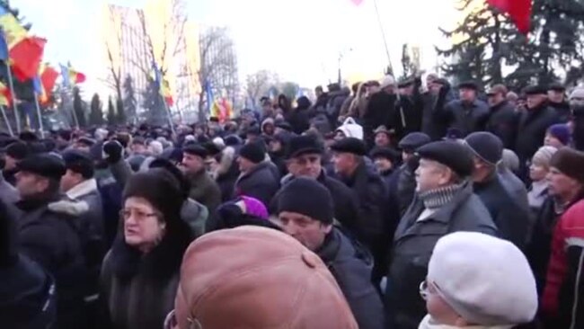 Moldovan Protesters Surround Parliament As Government Approved