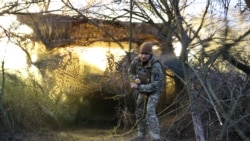 Український артилерист стріляє із самохідної гаубиці А-109 на передовій у Запорізькій області, 18 березня 2026 року. 