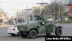 Chisinău: armata va sprjini respectarea măsurilor sanitare, impuse de guvern pentru a limita pandemia de coronavirus, 24 martie 2020.
