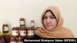 نفس‌گل جامی یکی از زنان تجارت پیشه و کارآفرین در هرات

