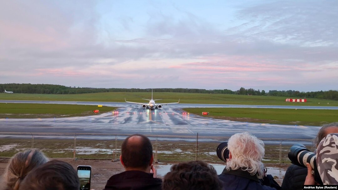 Întreaga lume a privit uimită deturnarea avionului în care se afla jurnalistul Roman Protasevici. Acum, Uniunea Europeană dorește să impună sancțiuni dure asupra unor persoane și entități din Belarus.