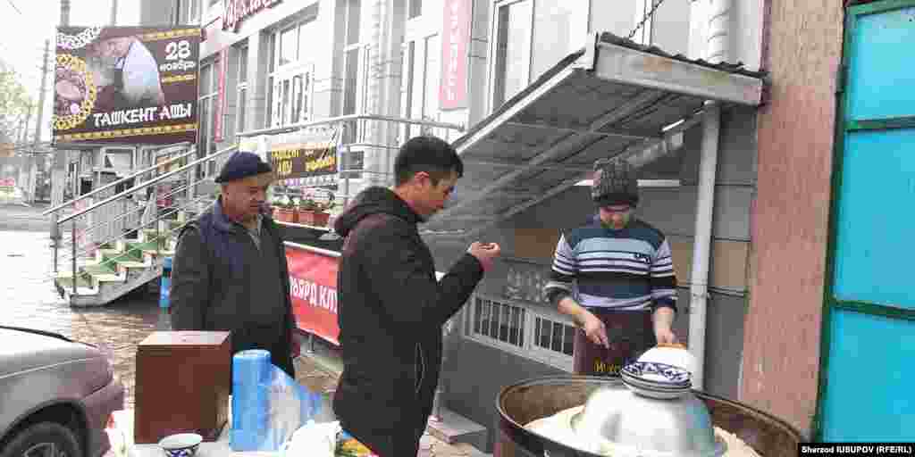 Uzbekistan-Kyrgyzstan-Tashkent plov in Osh