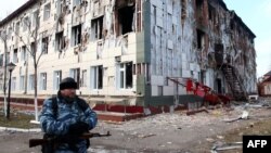 Одна з будівель у Грозному, пошкоджена після боїв 4 грудня 2014 року