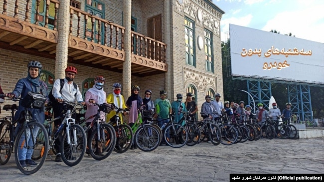 حضور زنان با دوچرخه‌های شخصی و بایدو در پویش سه‌شنبه‌های بدون خودرو