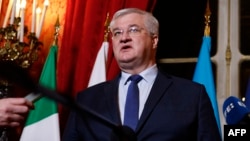 Андрій Сибіга уточнив, що поділився з Радославом Сікорським підсумками переговорів із американською делегацією в Джидді