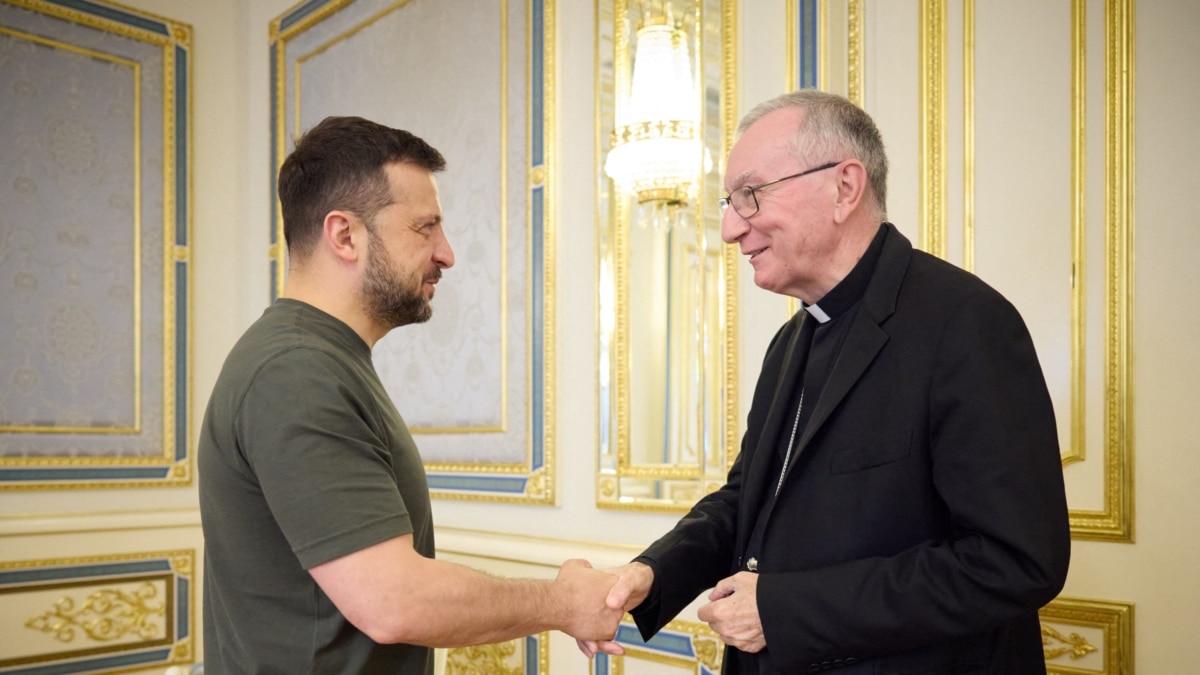 Зеленський обговорив із Пароліном роль Ватикану у встановленні миру для України