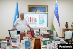 Өзбекстандык белгилүү тарыхчы Кахроман Ражабовдун эмгектери