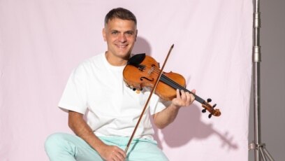 Целият му живот преминава с цигулка в ръка Свирил е