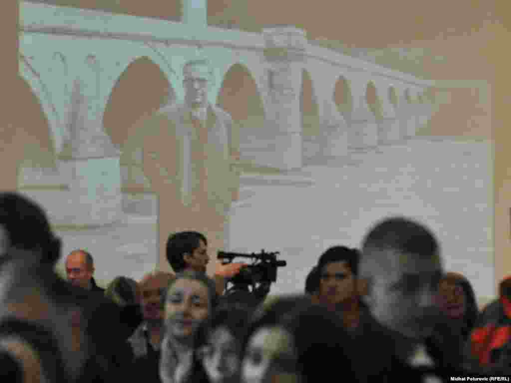 BiH - U sklopu 27. međunarodnog festivala Sarajevo „Sarajevska zima“ u Umjetničkoj galeriji BiH otvorena je izložba „Ivo Andrić - pisac i/ili diplomata“, 08.02.2011. Foto: RSE / Midhat Poturović 