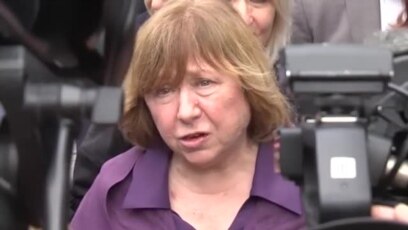 Алексиевич о диалоге с Лукашенко и Путиным