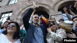 Armenia - Zhirayr Sefilian, a radical opposition figure, is greeted by supporters after being released from prison, 13 June 2018.