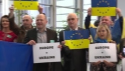 Ніхто не забув ні про Майдан, ні про нав’язану Україні Росією гібридну війну – флешмоб у Європарламенті (відео)