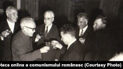 Recepţia oferită de C.C. al P.C.R., Consiliul de Stat şi Consiliul de Miniştri cu ocazia zilei de 23 August. Fototeca online a comunismului românesc; cota: 283/1966