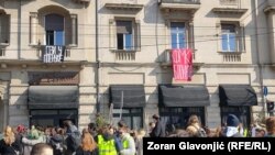 Blokirana zgrada Fakulteta za medije i komunikacije u Beogradu, 3. marta 2025.