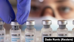 Vakcina protiv COVID-19 (ilustrativna fotografija)