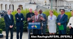 Конгресмен-республіканець Дон Бейкон виступає після ухвалення Закону про підтримку України, 4 червня 2026 року