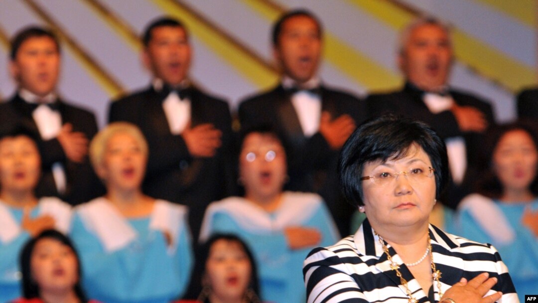 Kyrgyz President Roza Otunbaeva will ask another political party to form another coalition government.