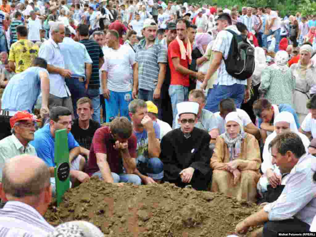 Srebrenica, 11.07.2011. Foto: RSE / Midhat Poturović 