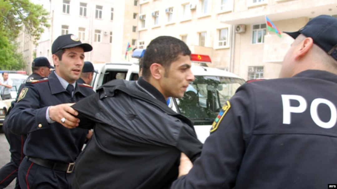 İştirakçılardan 4 nəfərini polis bölməsinə aparıblar