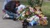 Внаслідок російського ракетного удару по Києву під ранок 14 травня був зруйнований під’їзд дев'ятиповерхового житлового будинку в Дарницькому районі столиці. Загинули 24 людини, серед них троє дітей, близько пів сотні людей – поранені