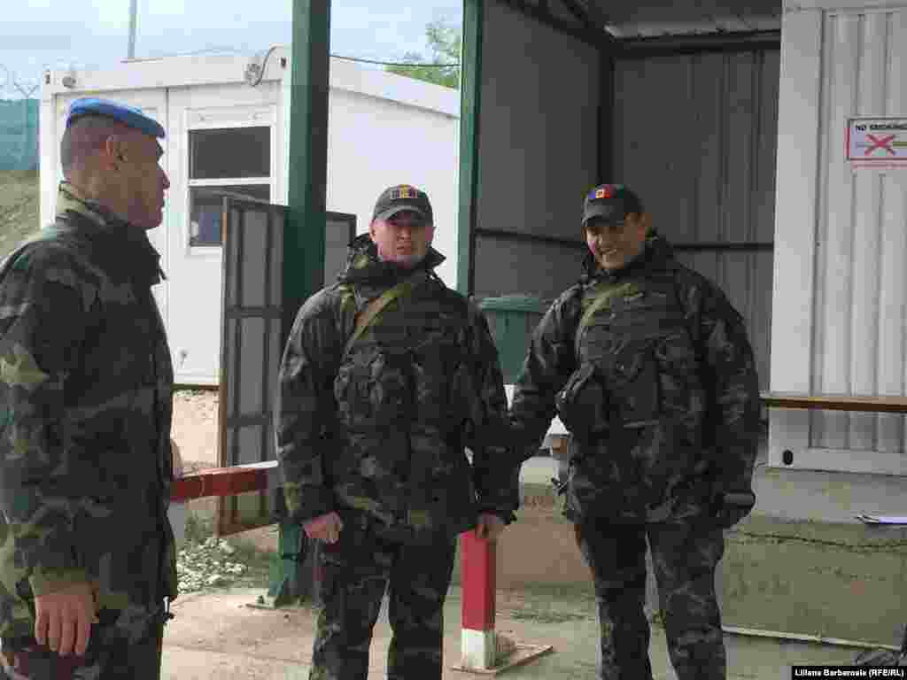 De gardă, la baza militară