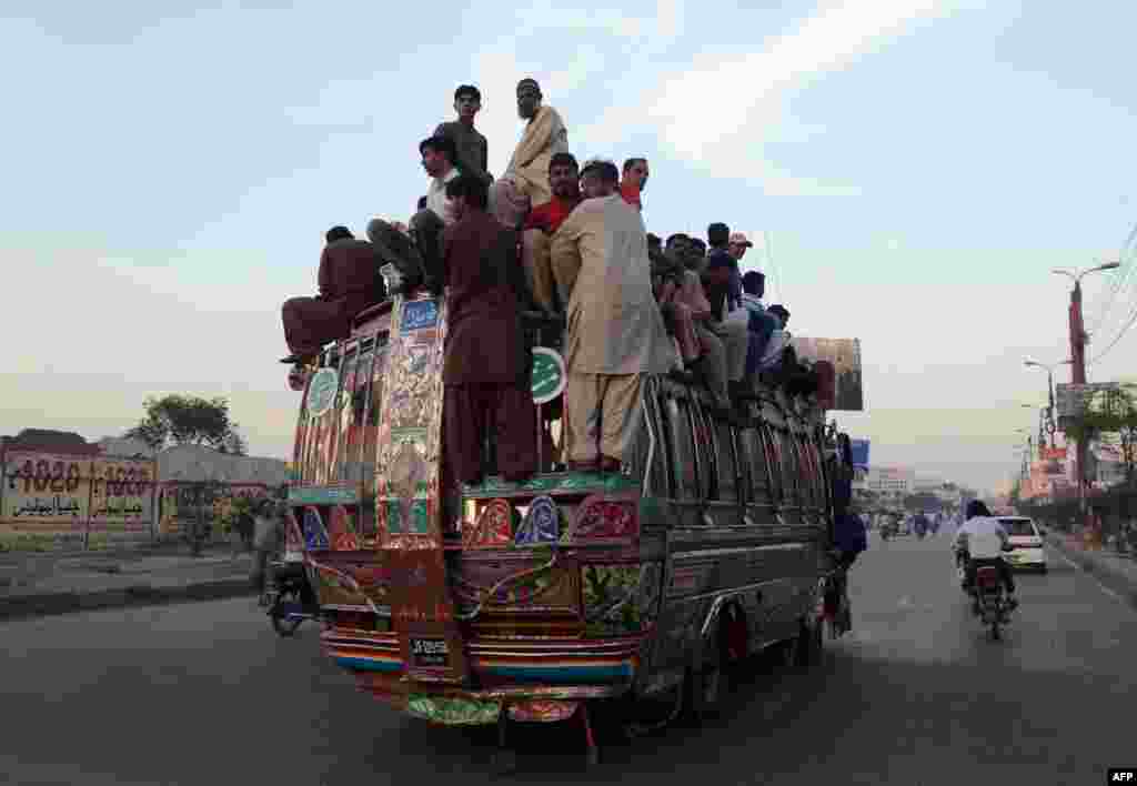 Călătoria cu microbuzul la Karachi, Pakistan