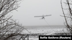 БпЛА середньої дальності «Дартс», запущений ЗСУ, летить у бік російських військ. Донецька область, 16 грудня 2025 року