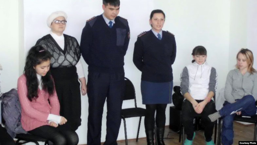 Орыс порносы: Олигархтың әйелі Ал мен кискамды қырмаймын