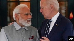 Președintele Joe Biden discută cu prim-ministrul Indiei, Narendra Modi, în timpul vizitei acestuia la Casa Albă, miercuri, 21 iunie 2023,