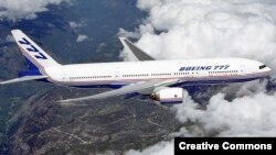 За даними Boeing, 69 таких літаків перебувають в експлуатації, ще 59 – на стоянці