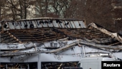 Поліція на місці пожежі на складі у Пардубіце