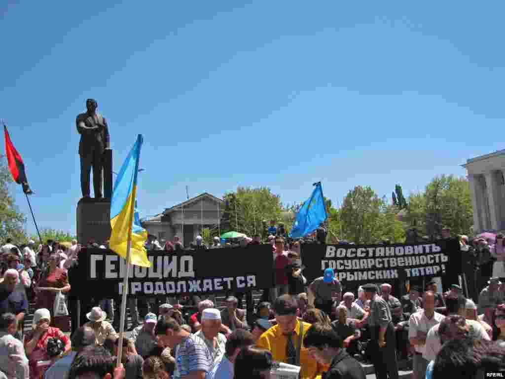 Під час жалобного мітингу у Сімферополі