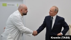 Денис Проценко встречает Владимира Путина. 24 марта 2020 года