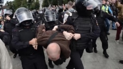 Police Detain Hundreds At Opposition Rally In Moscow