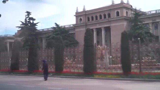 В Душанбе готовят к сносу бывший президентский дворец