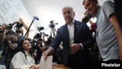 Armenia - Billionaire and opposition leader Samvel Karapetian votes in parliamentary elections, Yerevan, June 7, 2026.