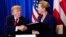 Președintele SUA Donald Trump și prim-ministra daneză Mette Frederiksen își dau mâna după semnarea acordului privind Groenlanda în marginea Adunării Generale ONU de la New York, pe 22 septembrie 2026. 
