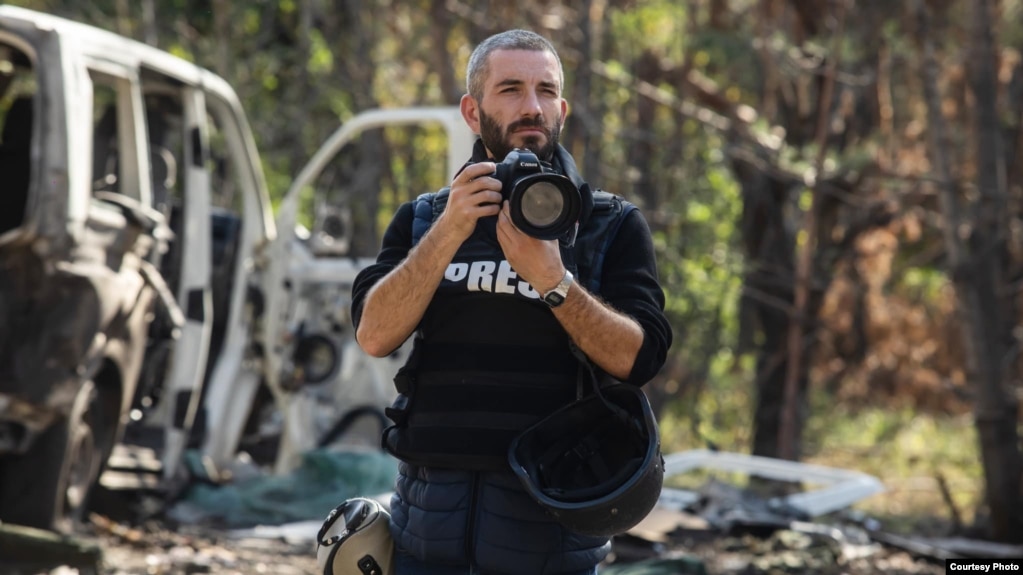  Ян Доброносов, український фотограф, який зняв відео з полоненими кадировцями 