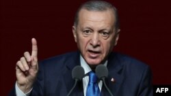 Preşedintele turc Recep Tayyip Erdogan a declarat că va încerca să faciliteze ratificarea în parlamentul de la Ankara a aderării Suediei la NATO.