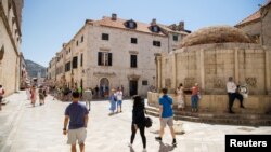 Turisti na Stradunu u Dubrovniku, 28. juli 2020.