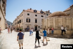 Od letovanja u Dubrovniku Beograđanka Ivana je odustala zbog komplikovanog i skupog putovanja.