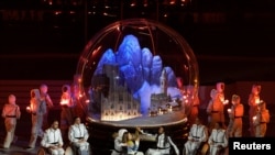 У час цырымоніі закрыцьця