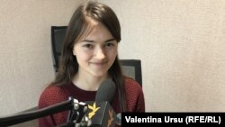 Ioana Vătămanu-Mărgineanu în studioul Europei Libere la Chișinău