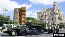 Azerbaijan - An S-300 air-defense system demonstrated during a military parade in Baku, 26Jun2011.