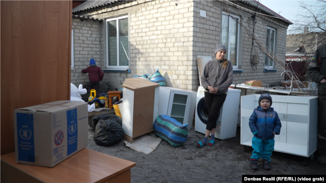 Оксана разом із чоловіком і трьома дітьми евакуюється з села Новопідгородне