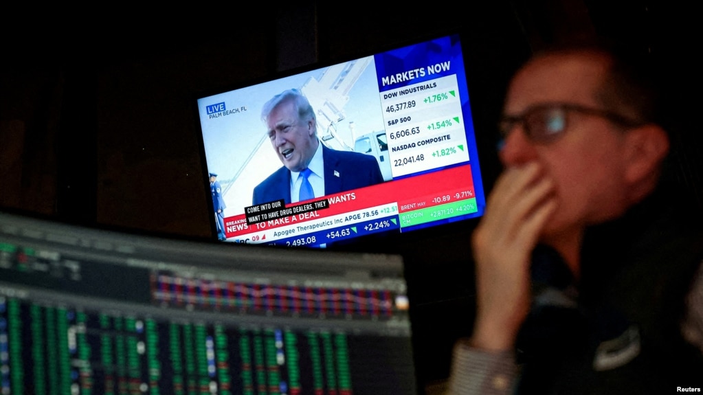 سقوط بازارهای مالی بهدنبال شکست مذاکرات صلح میان ایران و آمریکا در اسلامآباد و اعلام دونالد ترامپ، رئیسجمهور آمریکا، مبنی بر محاصره دریایی ایران روی داد