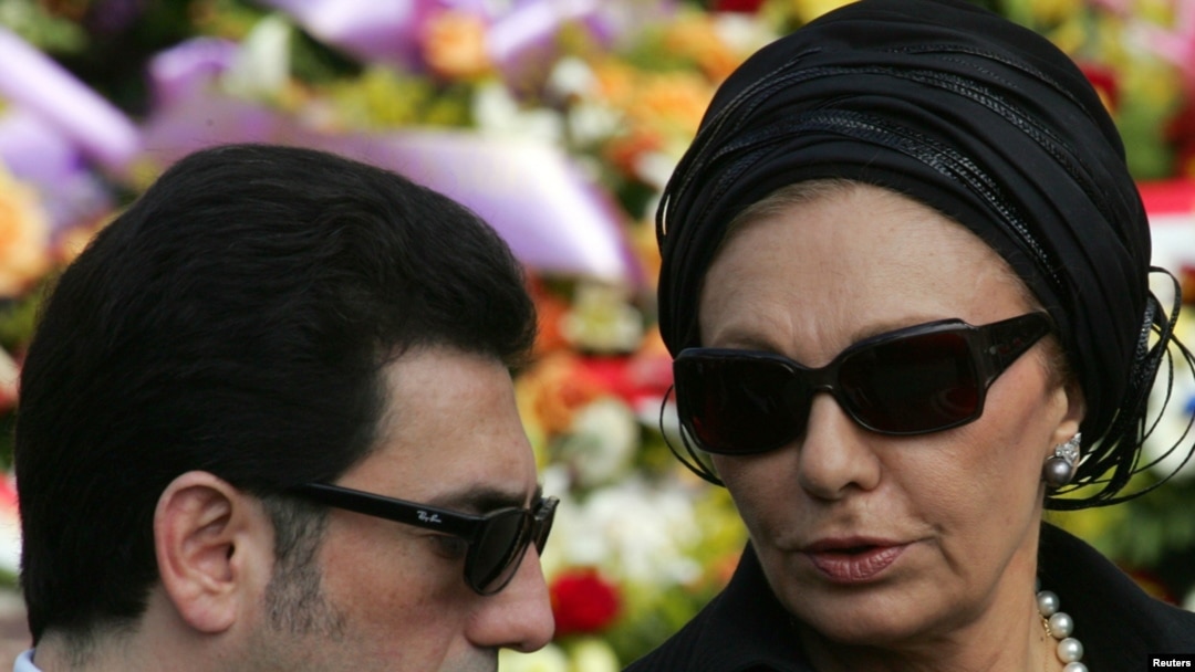 فرح دیبا به همراه فرزندش علیرضا پهلوی