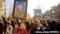 На демонстрації в Баку, 11 березня 2013 року