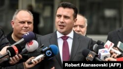 Kryeministri i Maqedonisë, Zoran Zaev gjatë një adresimi për media 