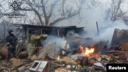 Rusija je pokrenula invaziju na Ukrajinu krajem februara 2022. Na slici: kuća oštećena u napadu ruskog drona u regiji Zaporizhzhia, Ukrajina, 18. novembar 2023. 